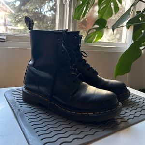 Dr. Martens 1460 smooth leather lace up boots
